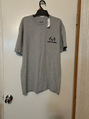 Realtree Gray Short-Sleeve Logo Tee
